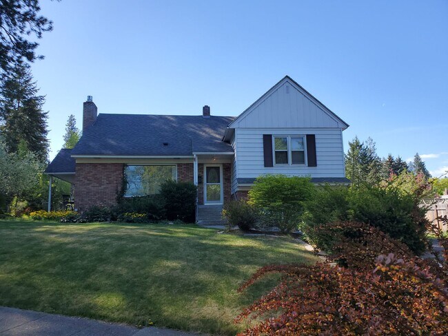 Foto del edificio - Spacious South Hill Home