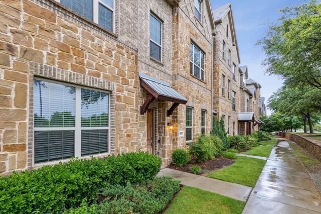 Foto principal - 593 W Royal Ln