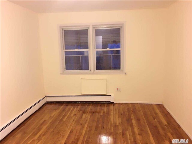 Foto del edificio - 111-58-111-43 43rd Avenue