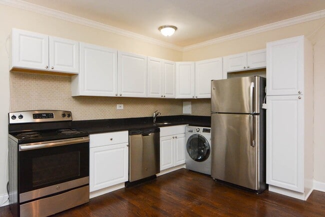 Building Photo - 3345 N Marshfield