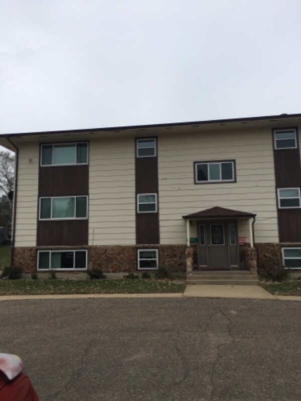 Foto principal - 724 2nd St E