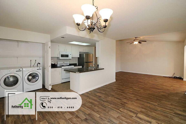 Building Photo - 808 Springer Dr