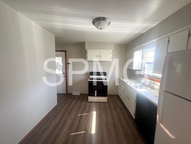 Foto del edificio - 3726 Rolling Hill Ave NW