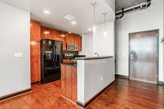 Building Photo - 1700 Bassett St