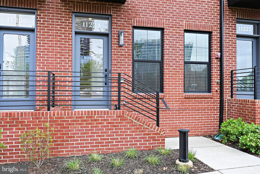 11224 Bunsen St, Reston, VA 20190 Townhome Rentals in Reston VA