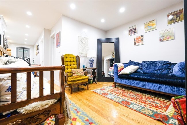 Foto del edificio - 2 Bedroom Duplex