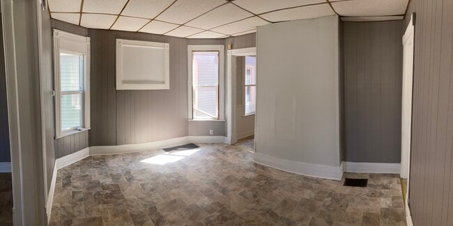 Building Photo - 159 Laurel St