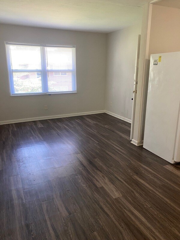 Building Photo - 1219 Redgate Ave