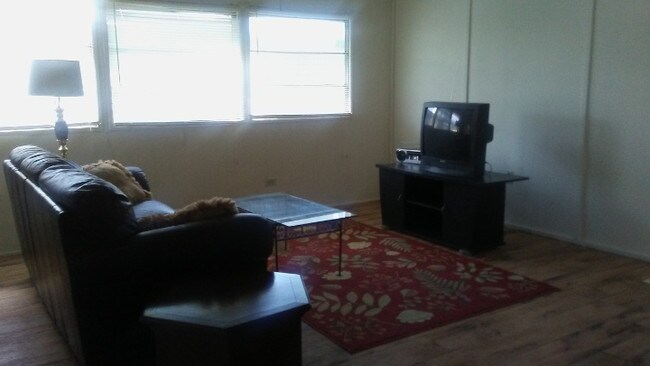Living Room - 7349 Ulmerton Rd