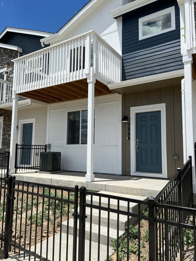 Brand New Townhome with fine finishes ready for you to enjoy. Great views! - Brand New Townhome with fine finishes ready for you to enjoy. Great views!