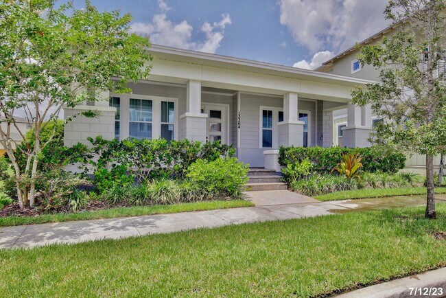 Building Photo - Gorgeous 3/2 Spacious Home with a Fenced B...