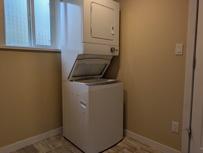 Building Photo - 7894 Hurd St