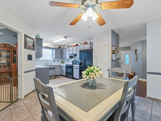 Foto del edificio - 793 Summer Hill Ln