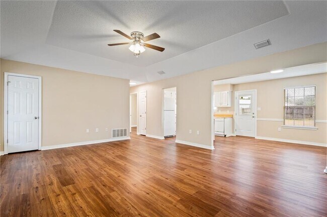 Building Photo - 7245 Pecan Terrace Dr