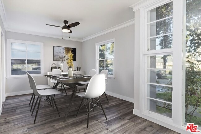 Foto del edificio - 5022 Clinton St