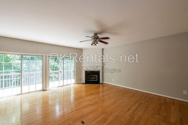 Building Photo - 2358 Towneview Ct SE