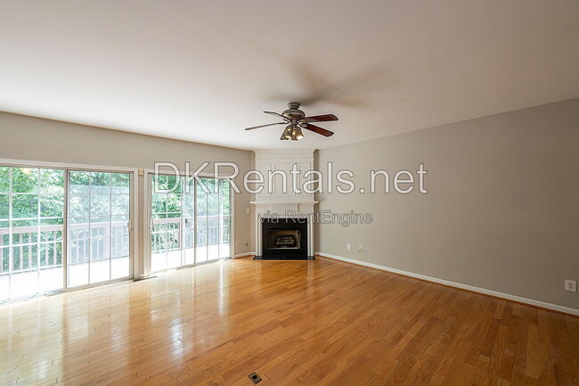 Photo - 2358 Towneview Court Southeast Townhome