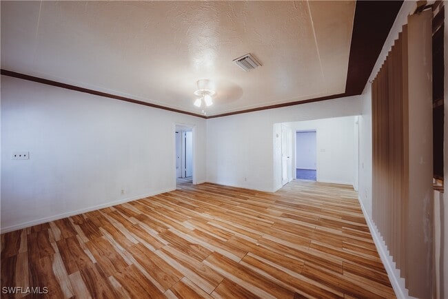 Building Photo - 4512 Normandy Dr