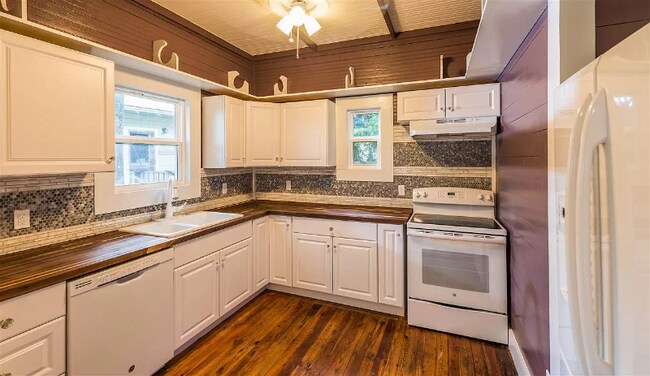 Foto del edificio - 98 Keith St