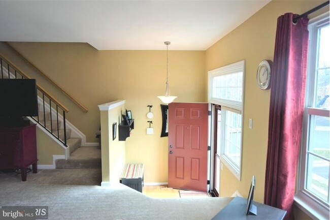 Building Photo - 403 McDaniel Dr