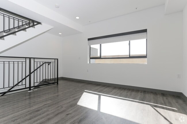 1BR, 1.5BA - 800 SF - 8748 Reading - Townhouse Apartments