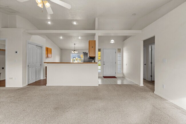 Building Photo - 1443 W Balboa St