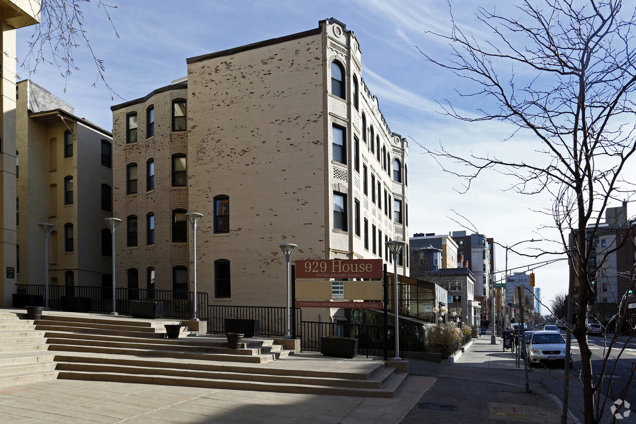 923 Massachusetts Ave - 925 Massachusetts Ave