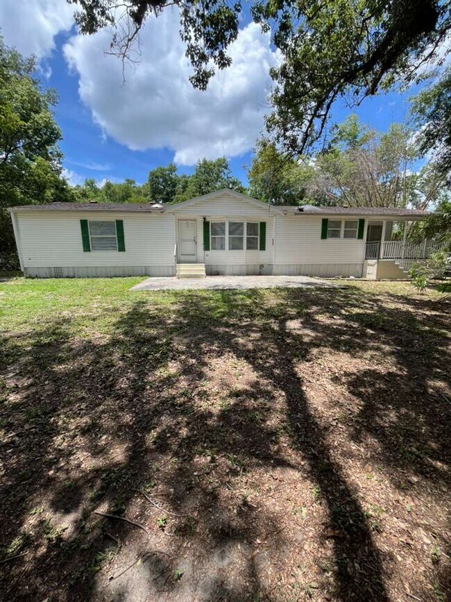 Foto del edificio - Large 4 bedroom 2 bathroom mobile home