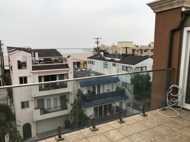 Foto del edificio - 6400 Pacific Ave