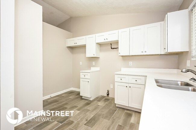 Foto del edificio - 3935 Wood Path Dr