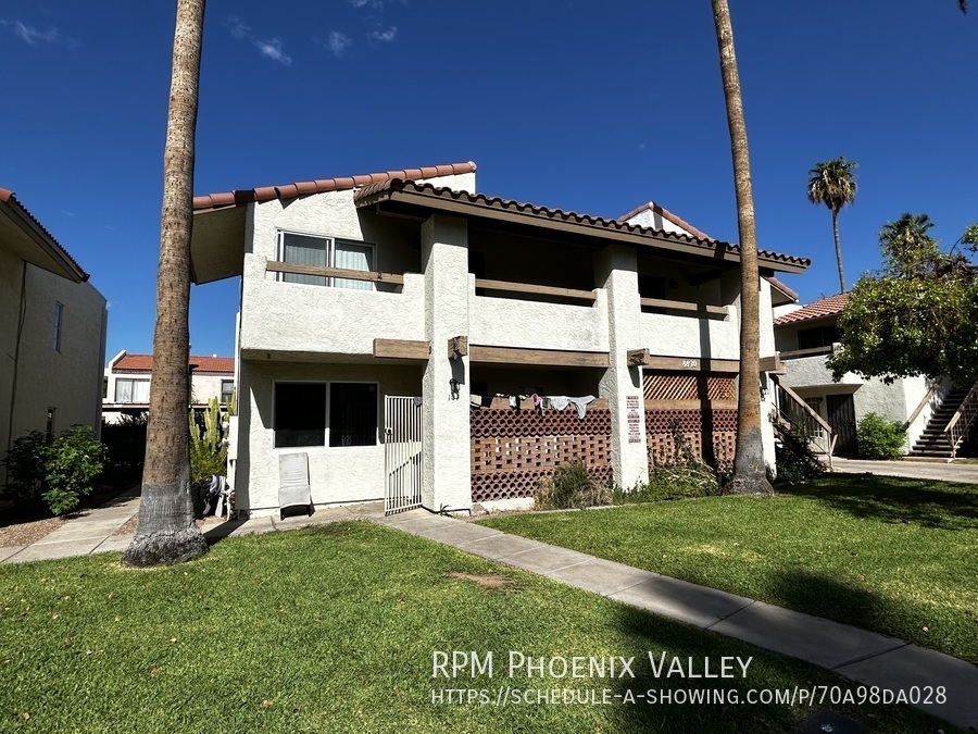 Foto principal - Charming Phoenix 2 Bed / 2 Bath Condo with...