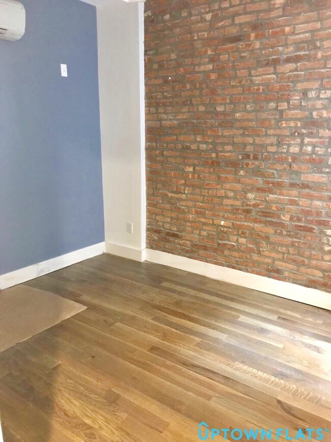 Building Photo - 1819 Putnam Ave