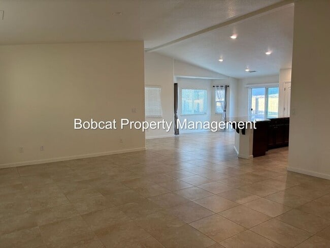 Building Photo - 100 Deschutes Dr