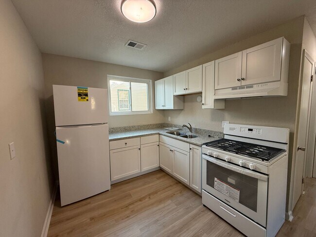 Foto del edificio - 2606 E Hennepin Ave