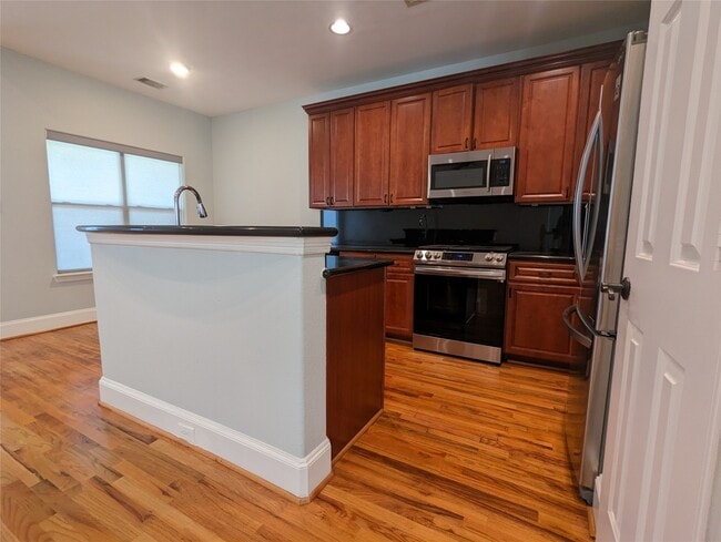 Foto del edificio - 330 Cage St