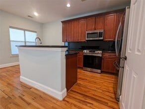 Building Photo - 330 Cage St