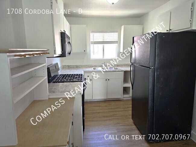 Foto del edificio - 1708 Cordoba Ln
