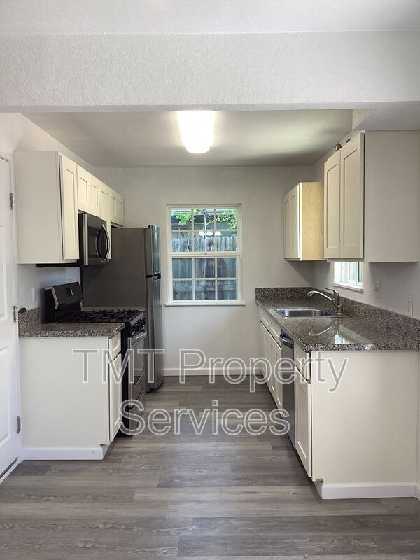 Foto del edificio - 3620 Darlene Ave