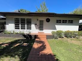 Foto del edificio - 811 NE 70th St