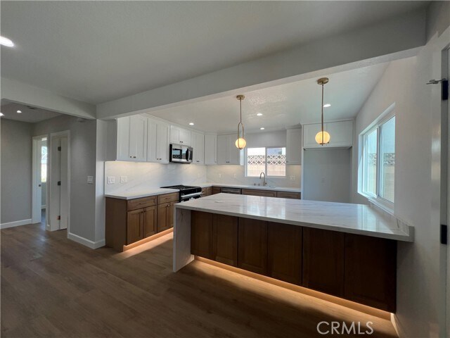 Foto del edificio - 15785 Stanbrook Dr
