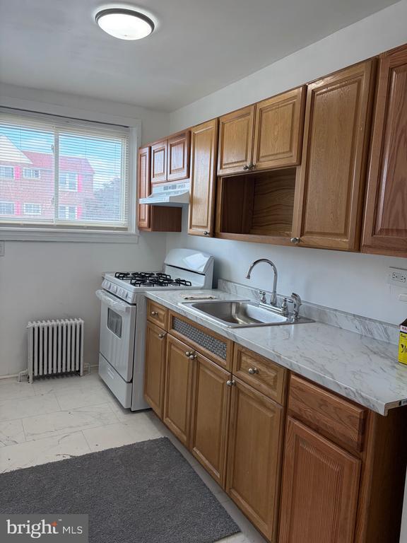 Foto del edificio - 7925 Cedarbrook Ave