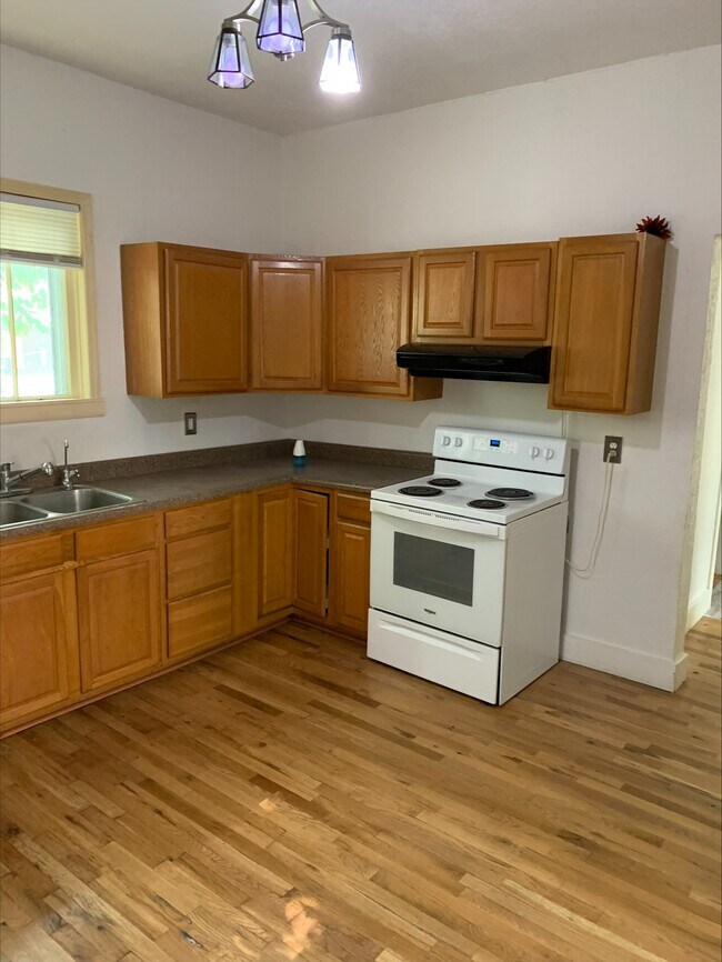 Foto del edificio - 1526 E 36th St