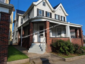 Building Photo - 1525 3rd Ave