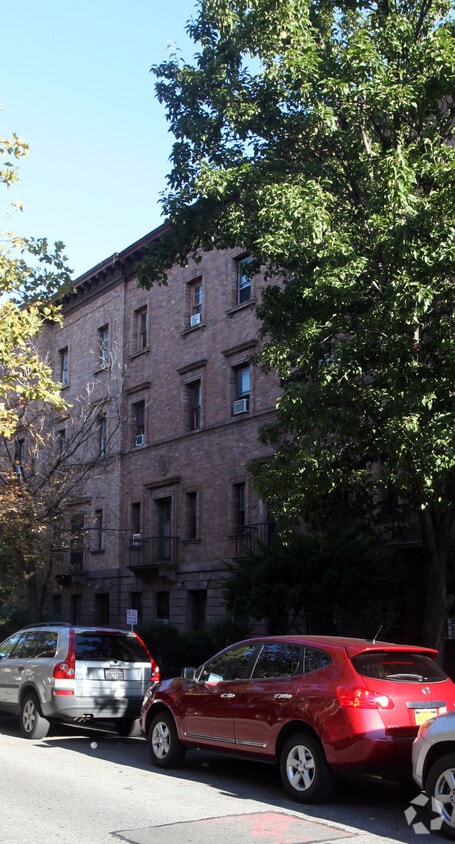 Building Photo - 213 W 139th St