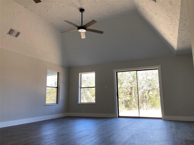 Foto del edificio - 7409 McGregor Ln