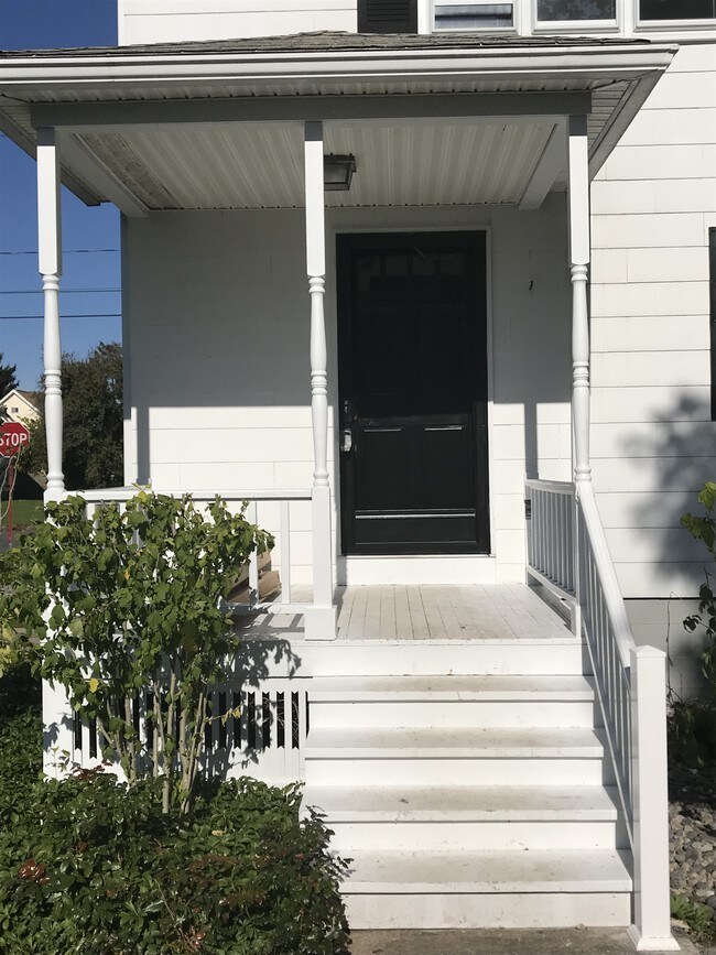 17 Walcott St, New York Mills, NY 13417 House Rental in New York