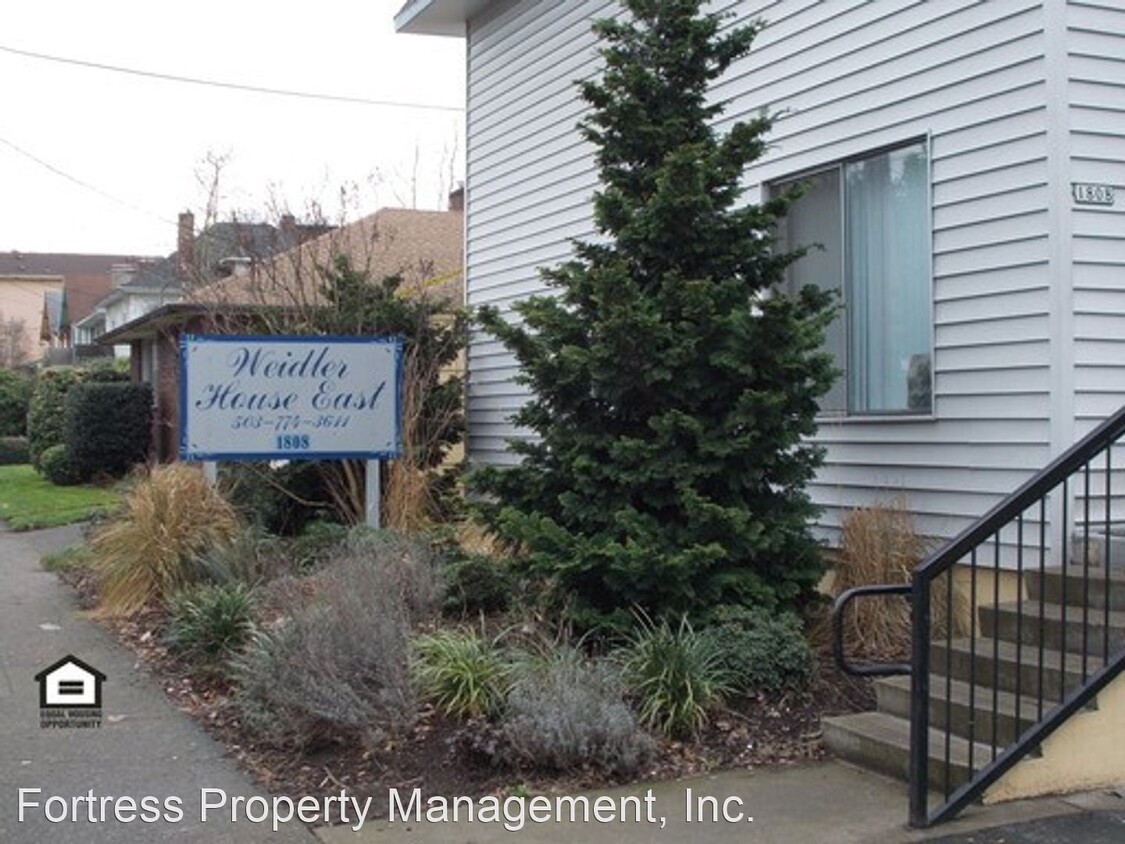 Foto principal - 1808 NE Weidler St