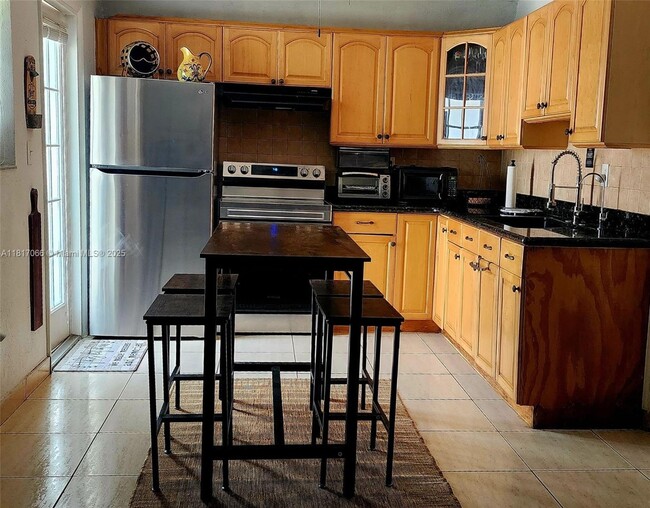 Foto del edificio - 5843 SW 61st St