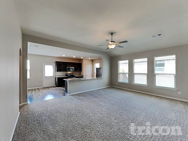 Foto del edificio - 900 Clark Dr