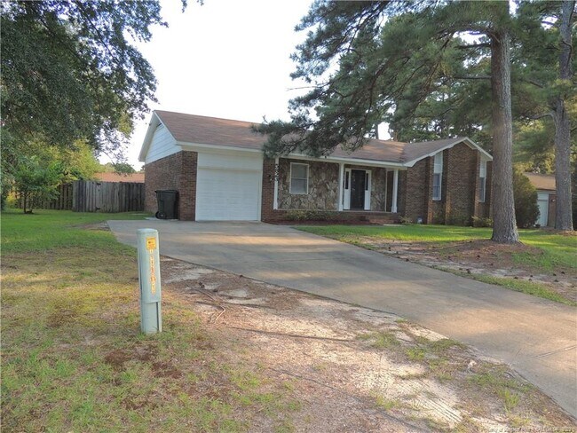 Building Photo - 5823 Rivercroft Rd